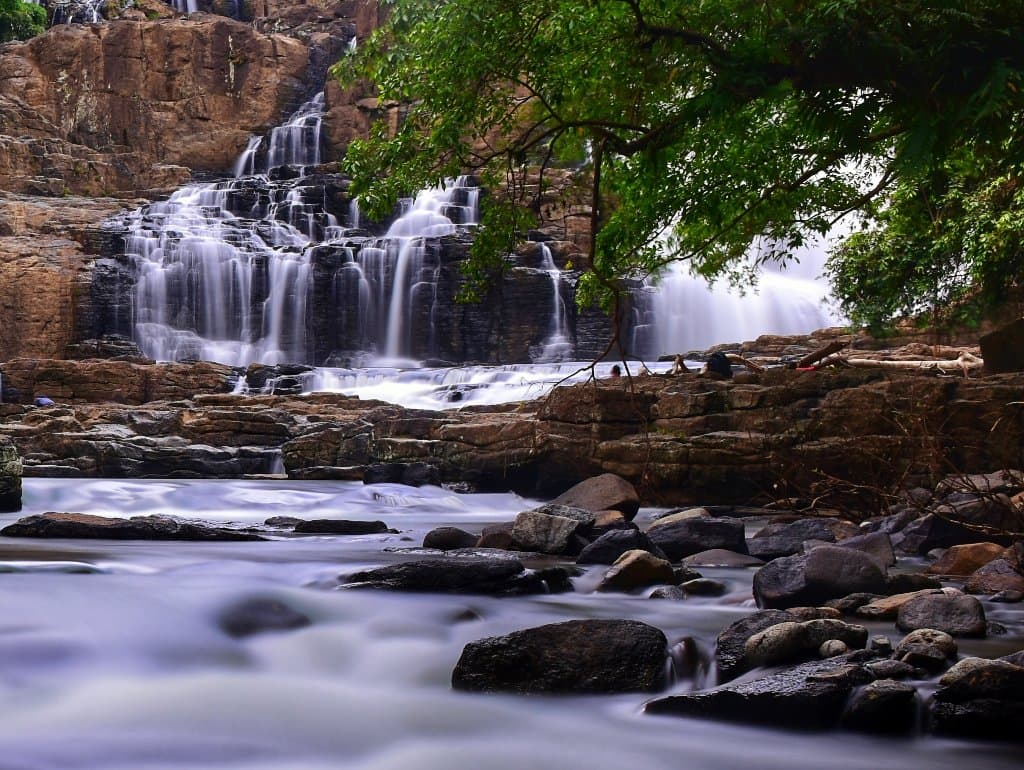 Air Terjun Parangloe yang cantik