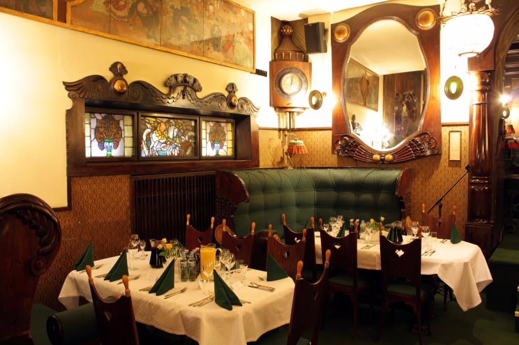 Jama Michalika - Fala Fryczowska - "Stolik Pod Zegarem"