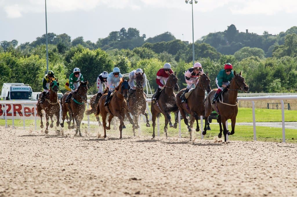 Racing underway at Wolverhampton