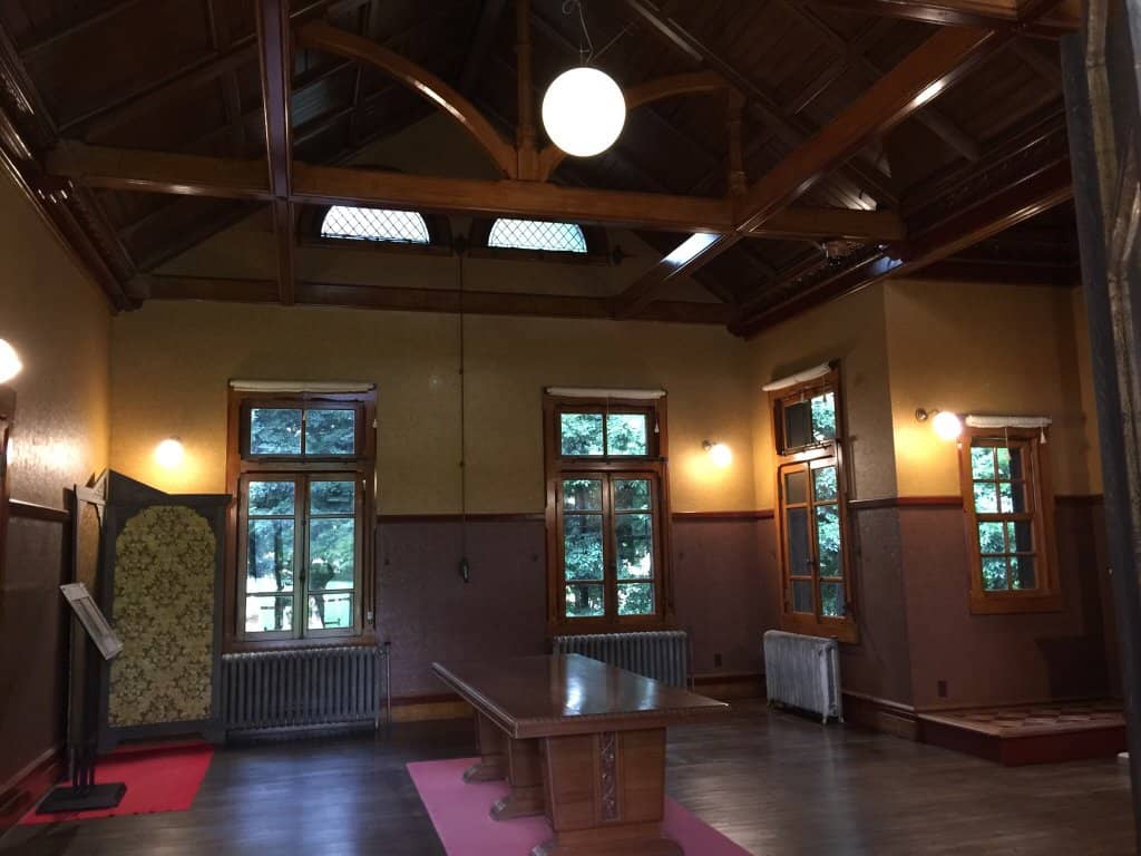 Western-Style Mansion