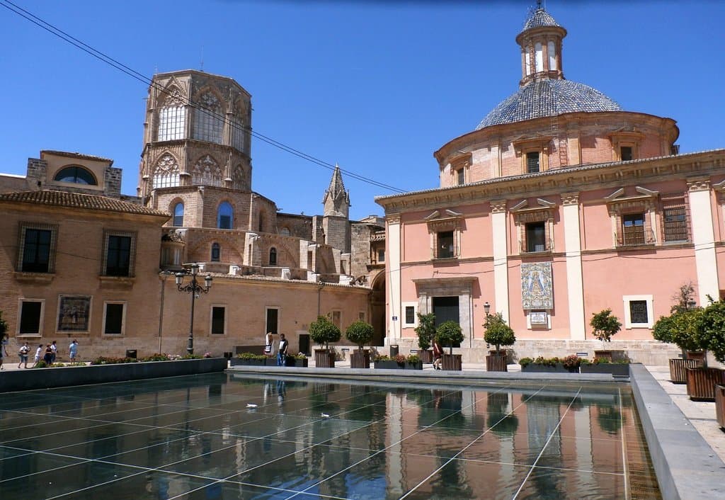 Vista exterior de la plaza