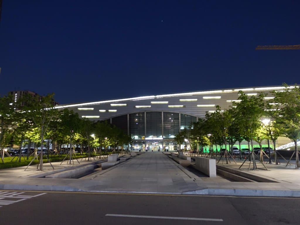 カッコいい建物です