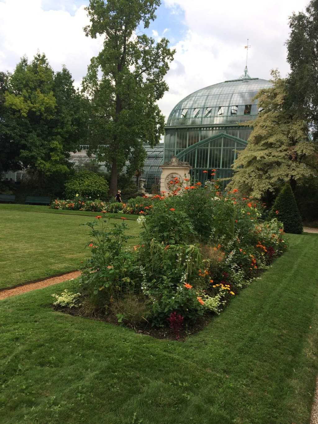 Walk through the Jardin des Serres d'Auteuil