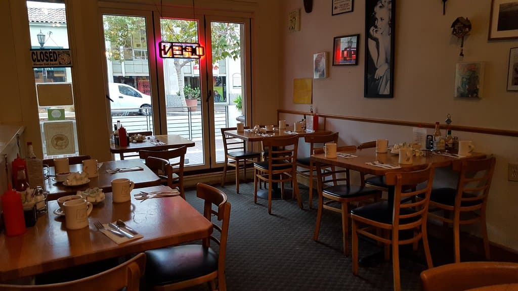 Old Monterey Café