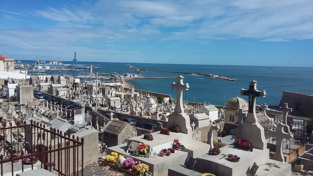 Artistic Funerary Sculptures