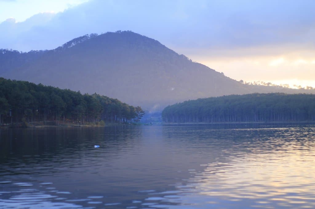 Tuyen Lam Lake in Da Lat at 5pm
