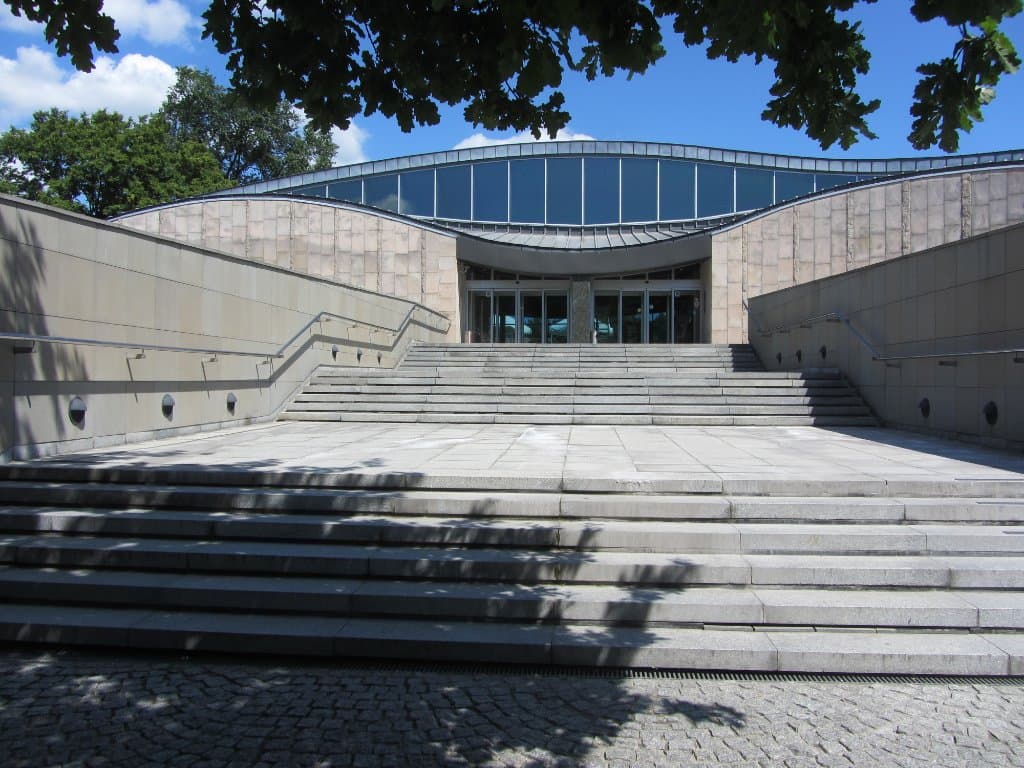 entrée du bâtiment