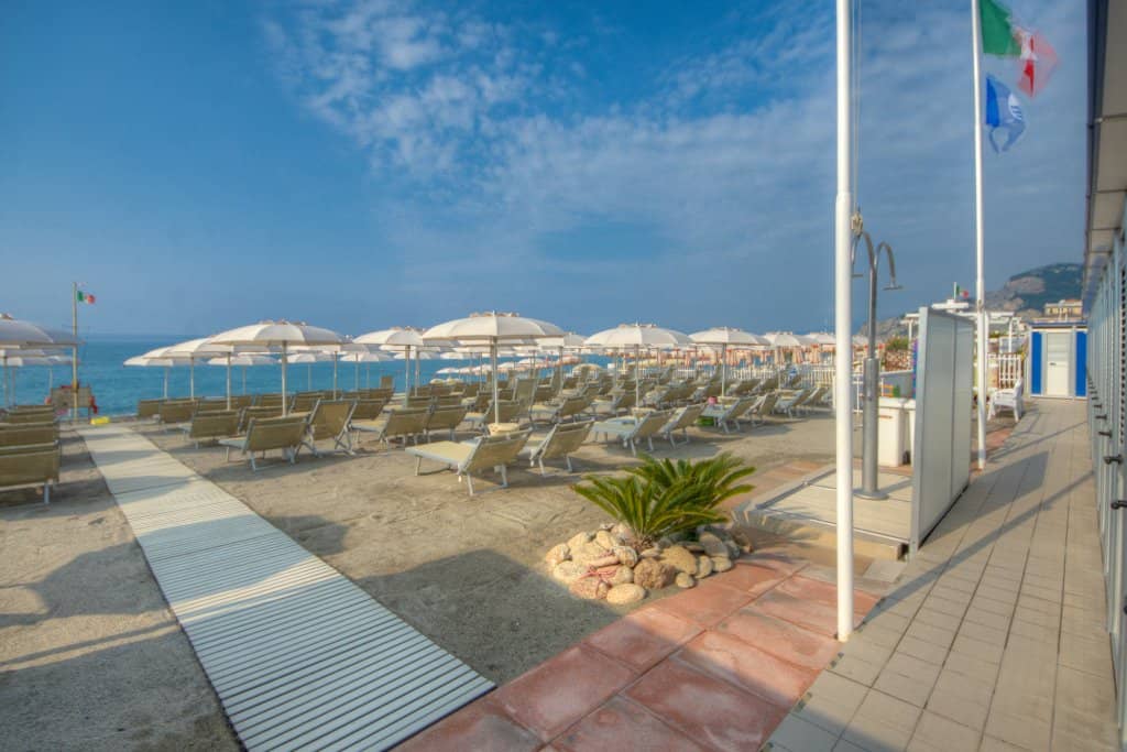 Seaside Dining Delights