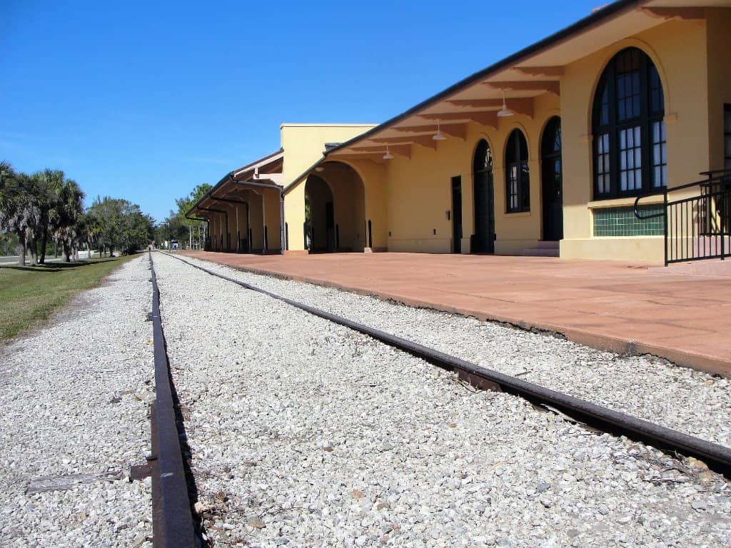 Community Murals & Memorials