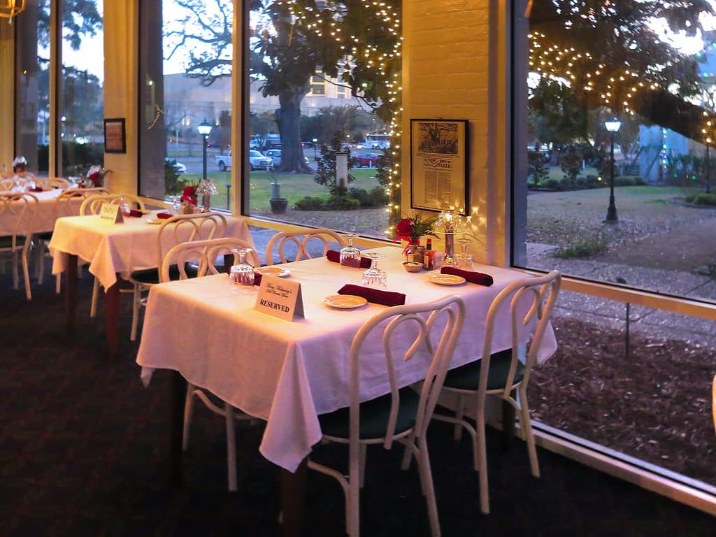 Mary Mahoney's Old French House, Biloxi, MS - Enclosed Patio Dining Area