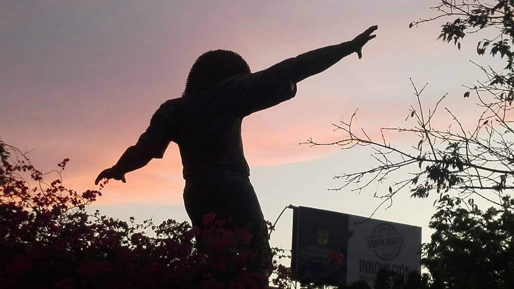 El Pibe Valderrama Statue
