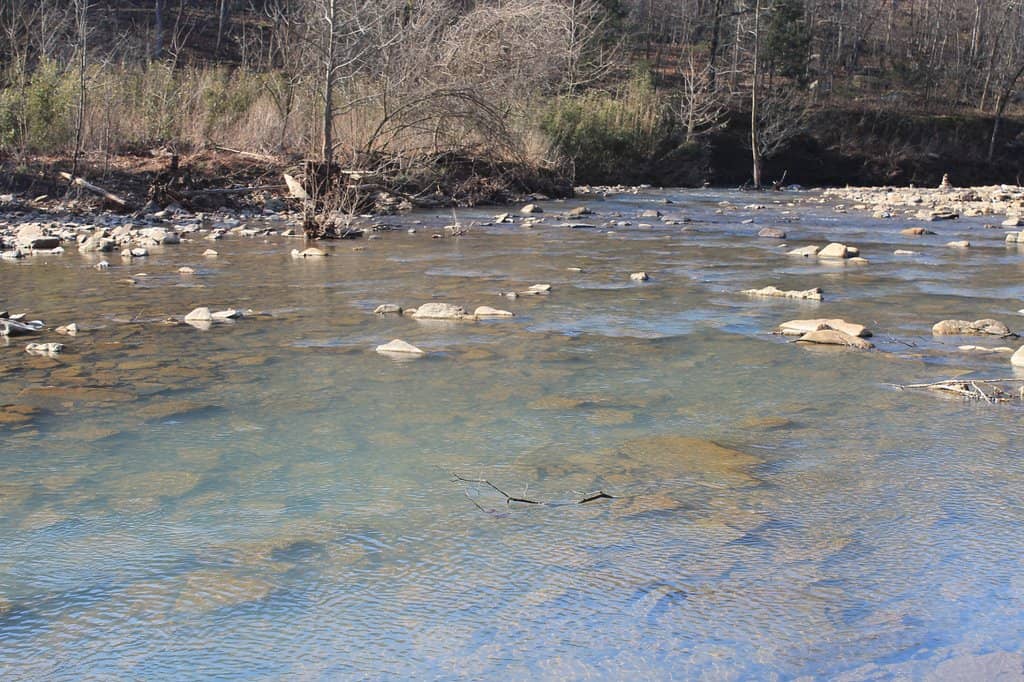 Devil's Den Trail