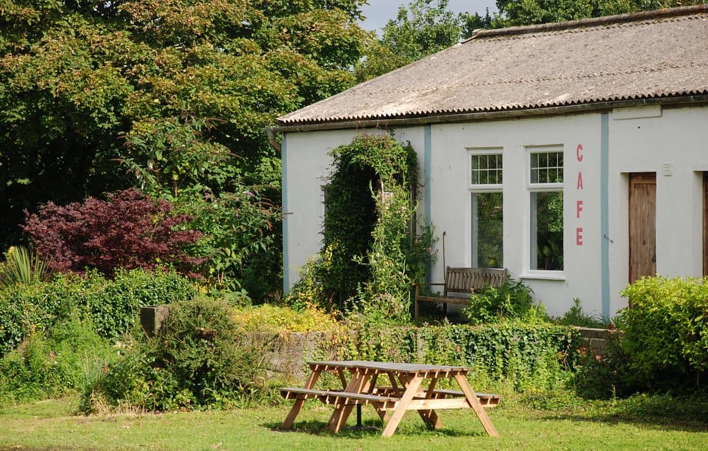 Fat Apples Cafe Tel: 01326 281559