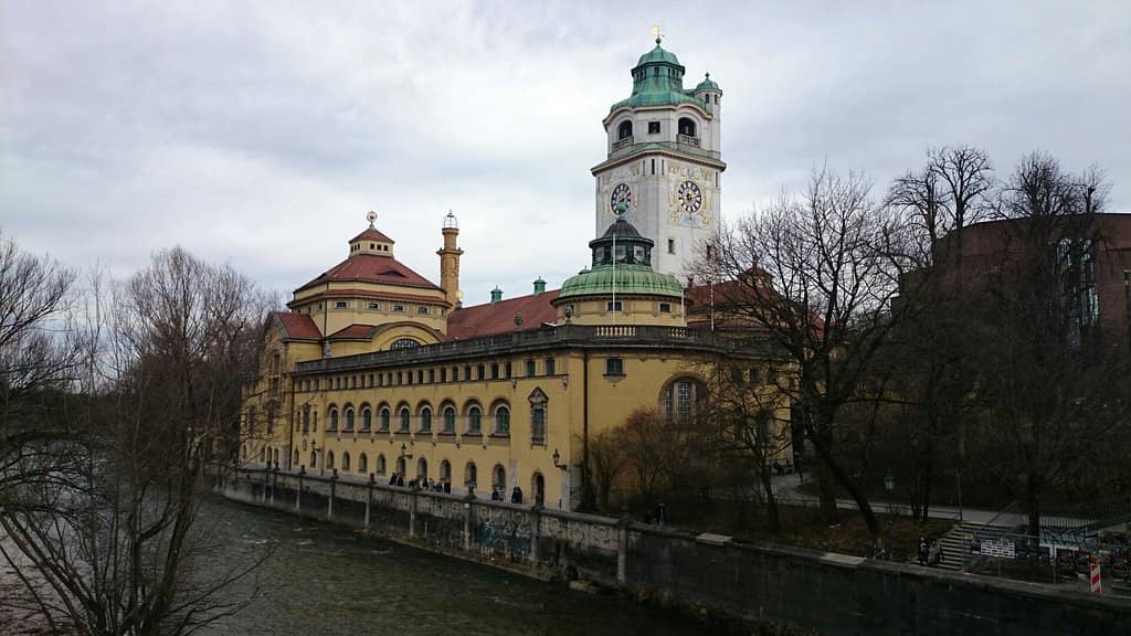 Art Nouveau Grandeur