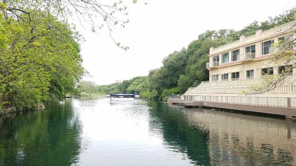 Discovery Center & Aquarium