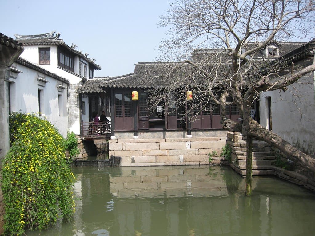 inner quarters - water "driveway"