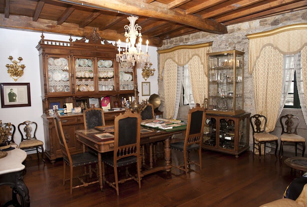 Salón de la Casa de la Troya. Aquí ensayaba la Tuna, según la novela de Pérez Lugín.