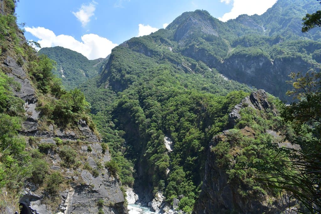 Lushui Trail