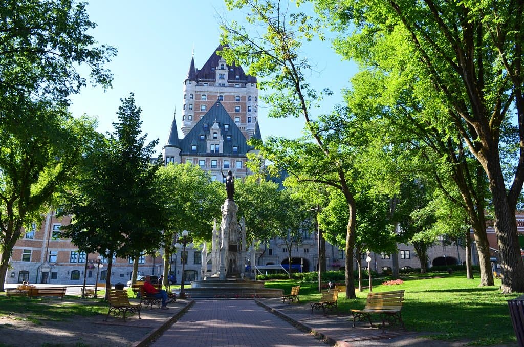 Fontaine de la Place d'Armes et Château Frontenac