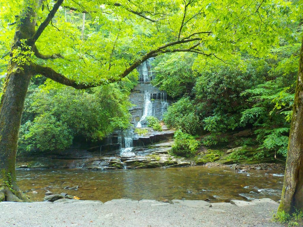 Toms Branch Falls
