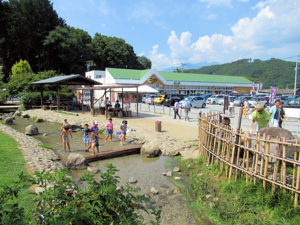 Michi-no-Eki Hakushu