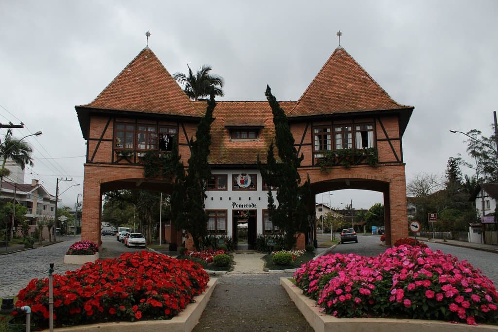 Portal de entrada no centro histórico.