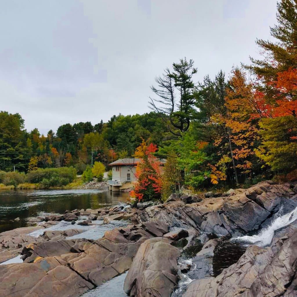 Beautiful place and an exciting rock trail!