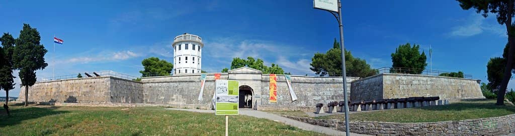 Panoramic Hilltop Views