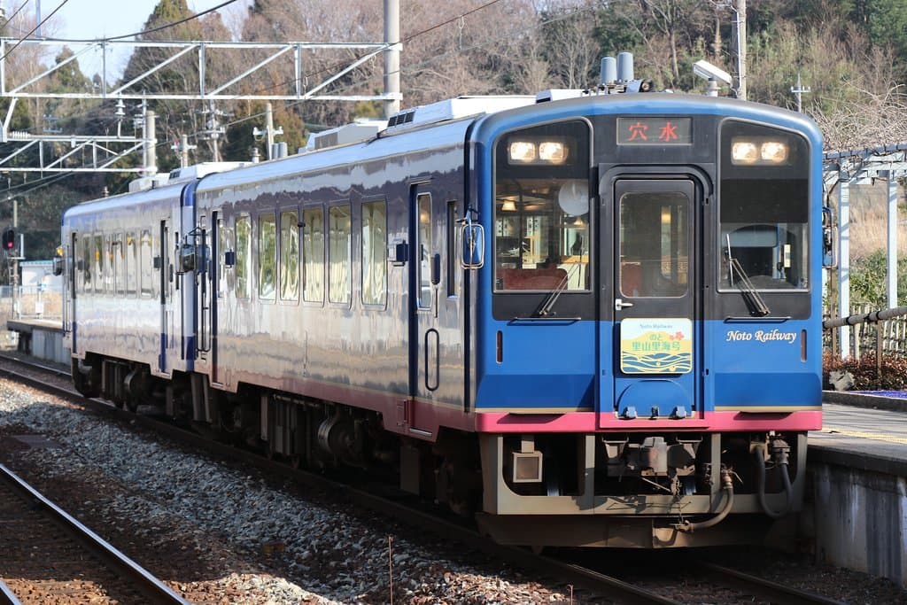 青を基調とした車体