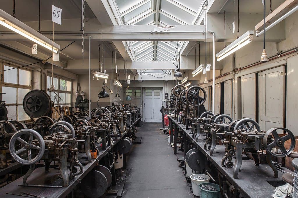 Kettenmaschinensaal der historischen Bijouteriewarenfabrik