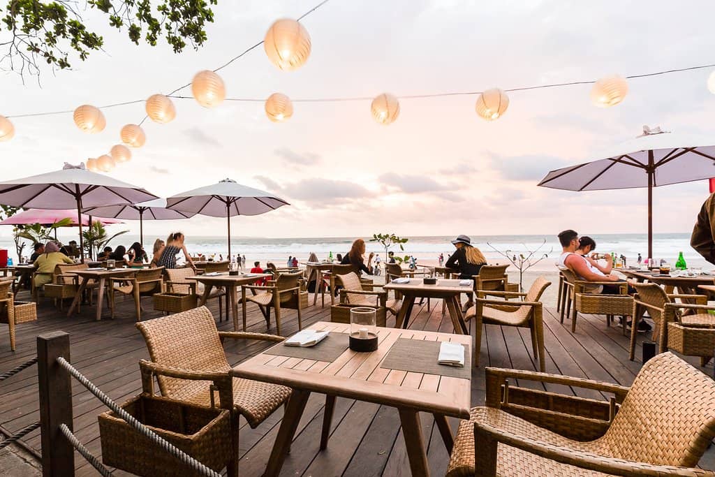 Warm Hospitality & Lively Ambiance