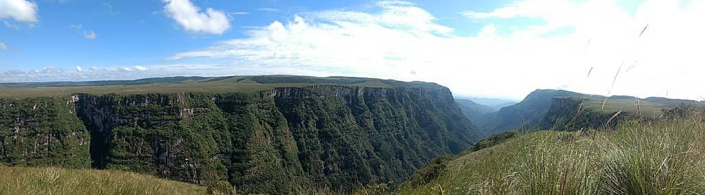Canyon Bottom Exploration
