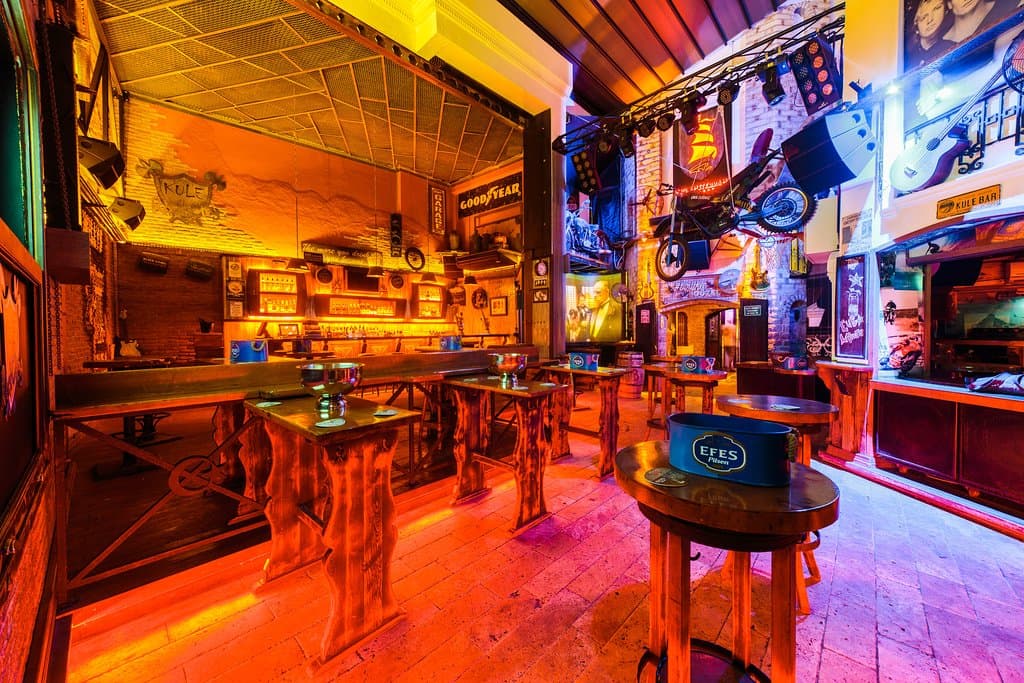 Cumhuriyet cad. Dr. Alim Bey Bedesteni No:55 Bodrum - Muğla