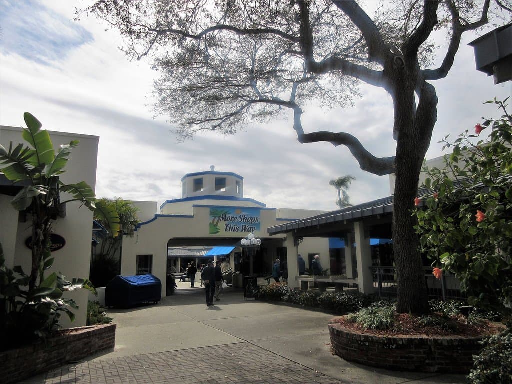 Variety of Shops at Sponge Exchange