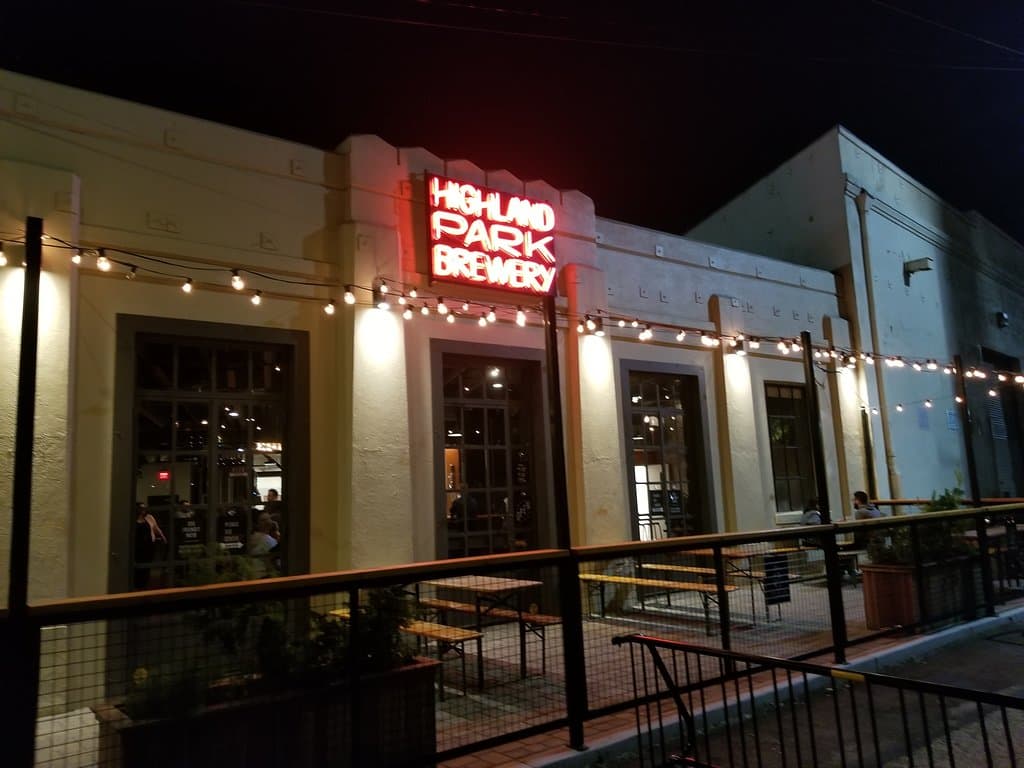 Outdoor patio & entrance