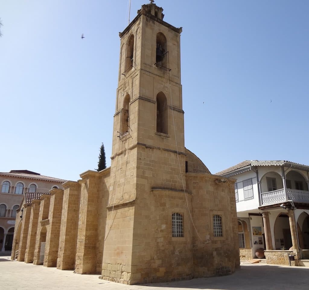 Вид с площади.