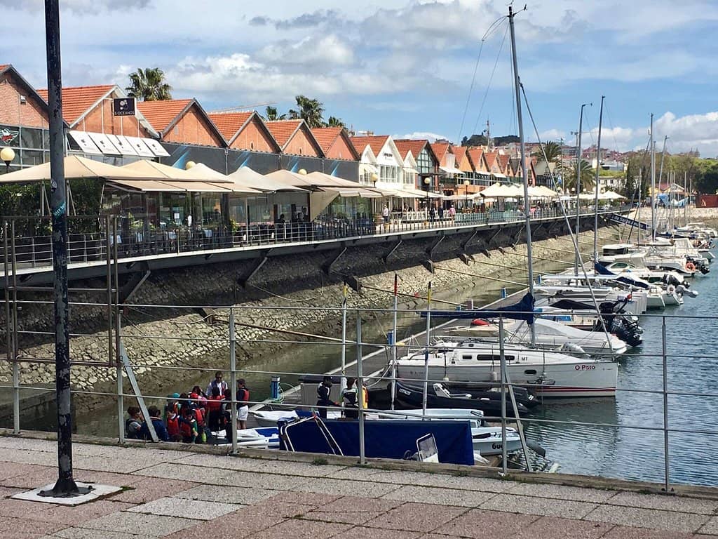 Lively Waterfront Dining