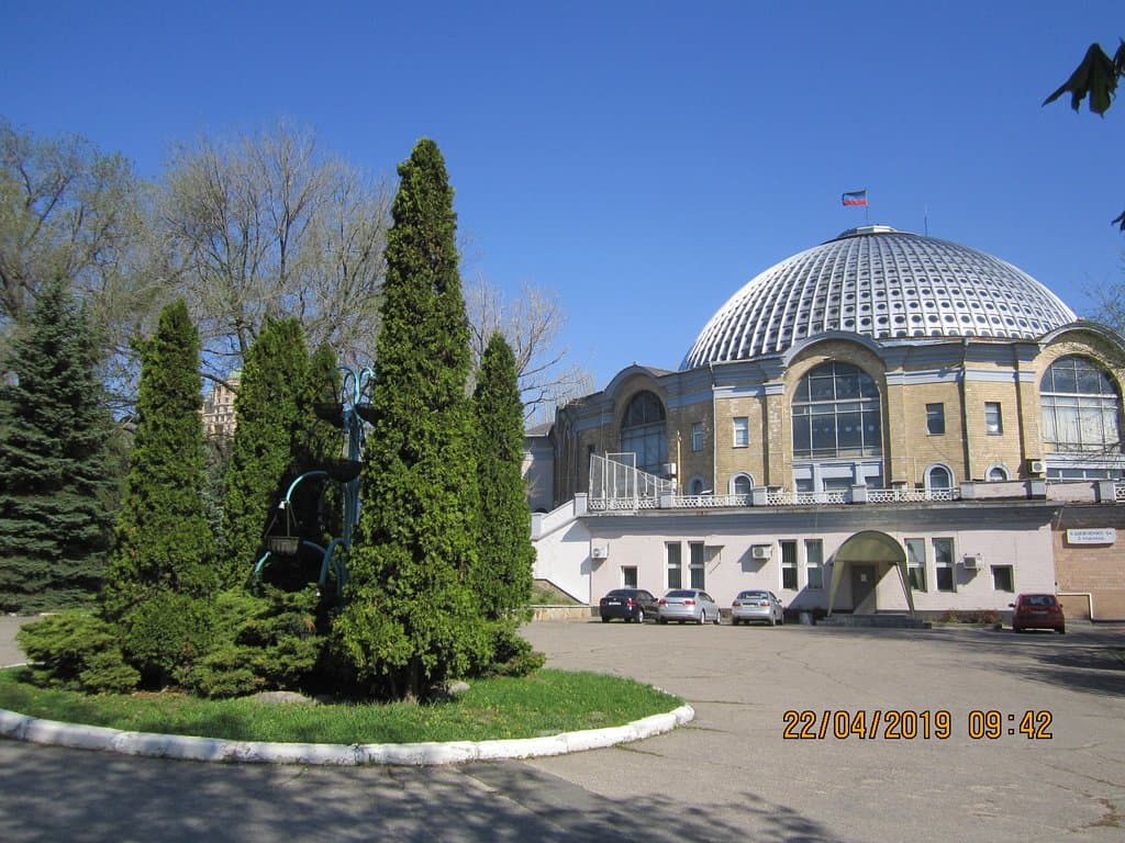 Вид со стороны бульвара Шевченко