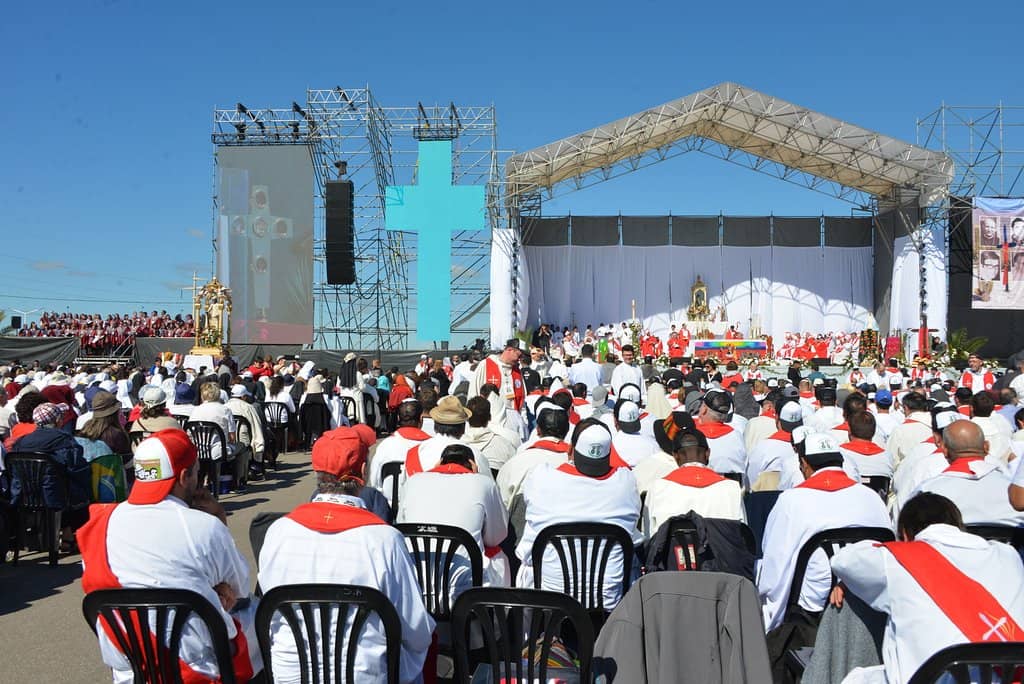 Serene Lake and Greenery