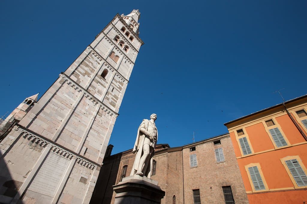 Ghirlandina tower