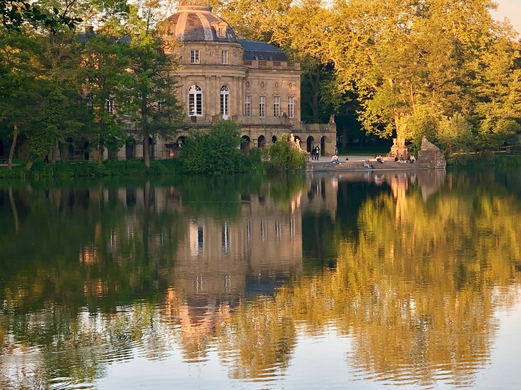 Monrepos Lakeside Palace