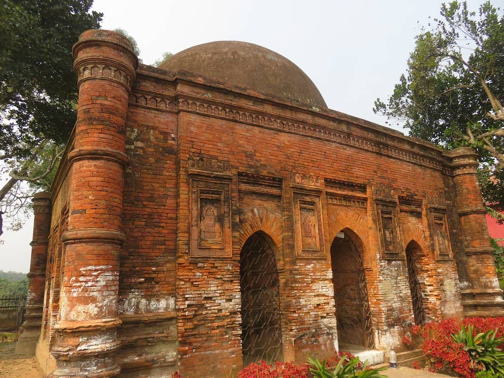 Graceful Single Dome