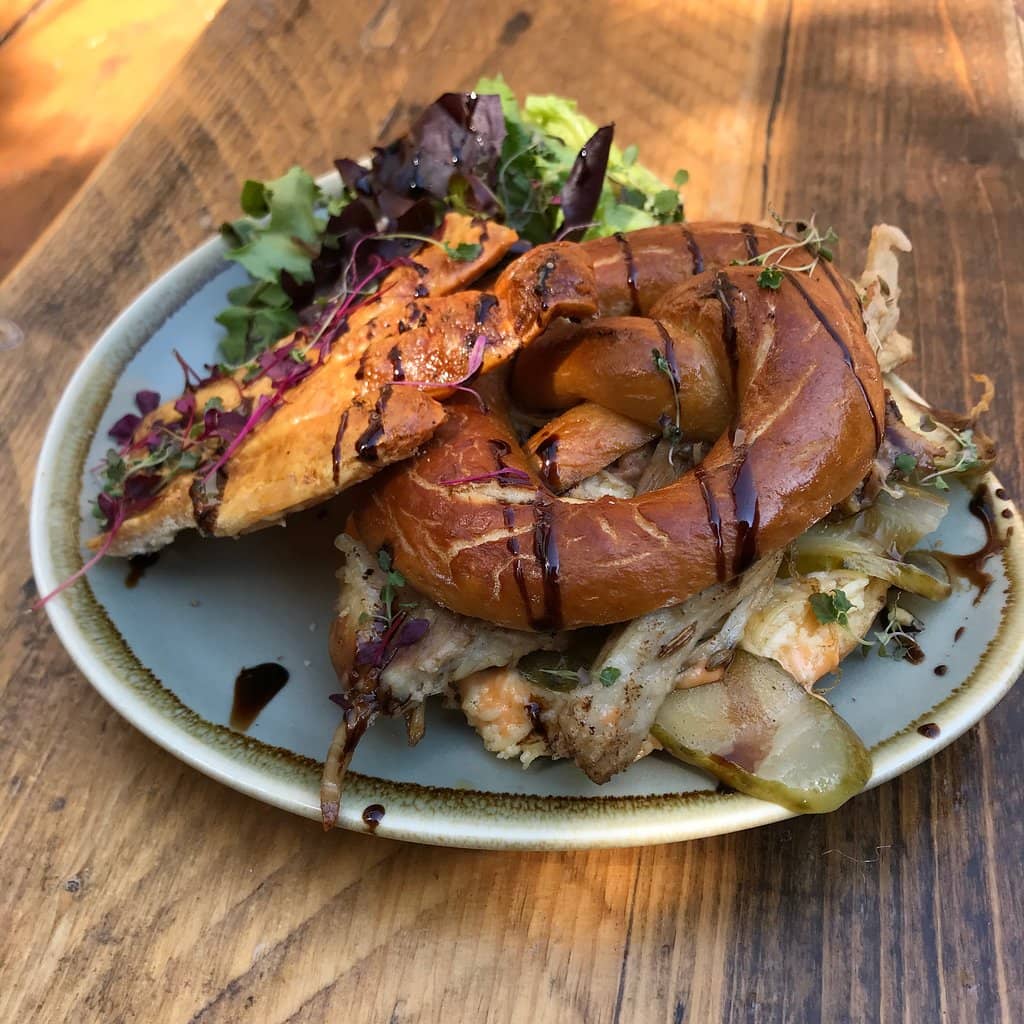 Cozy Atmosphere & Dog-Friendly