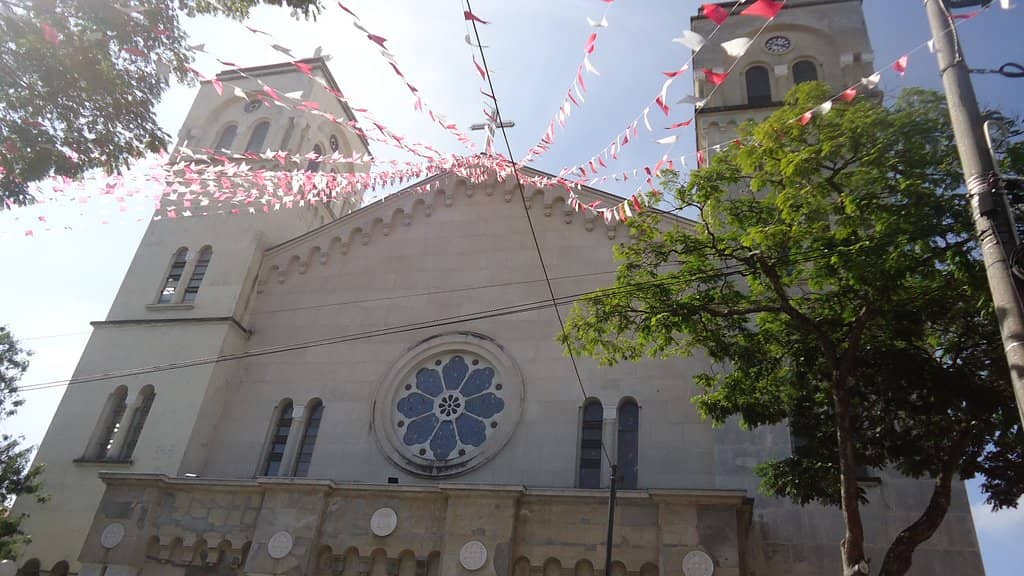 Marble Column Chamber