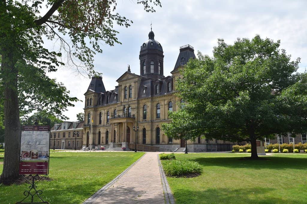 Golden Pavilion Design