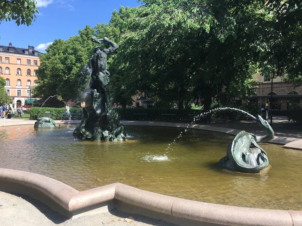 Charming Cafes & Bakeries