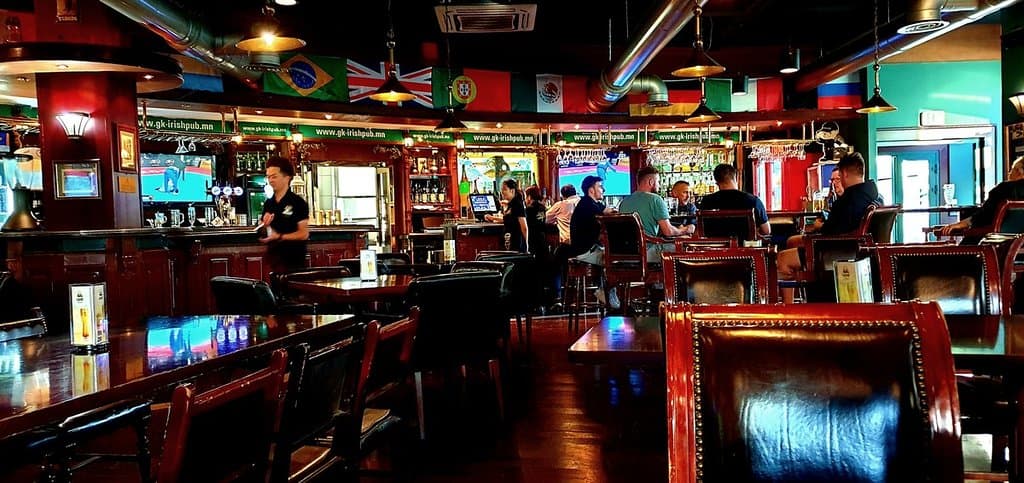 We were there about 6.30 apparently can get very popular later and on weekend.