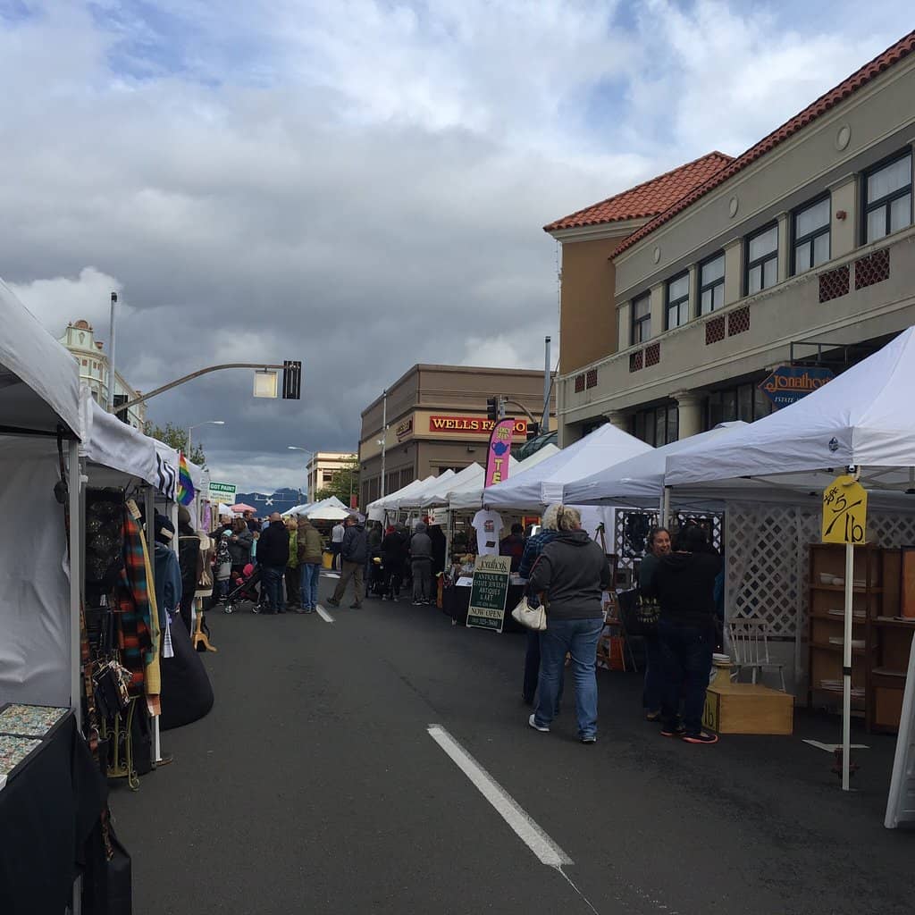 Fresh Produce & Baked Goods