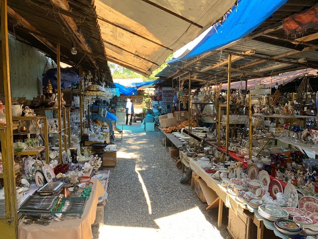 Dry Bridge Market