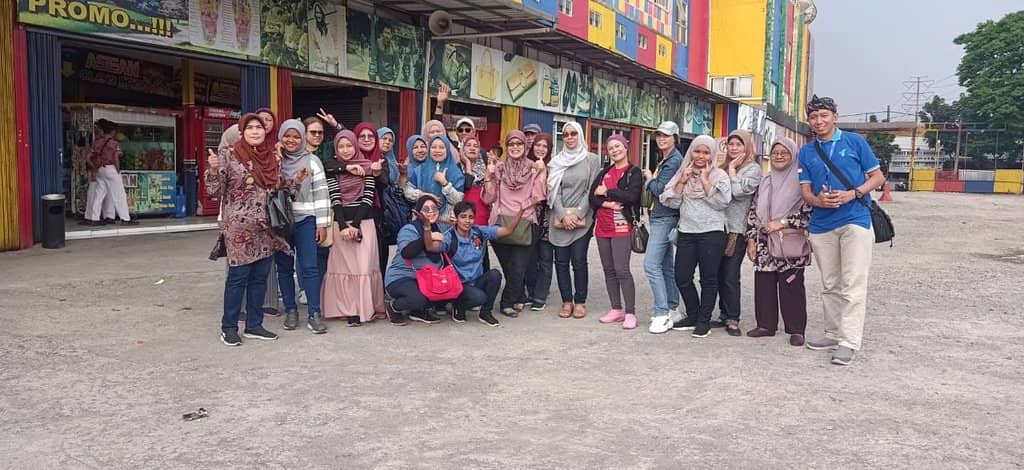 Street-Side Shoe Stalls